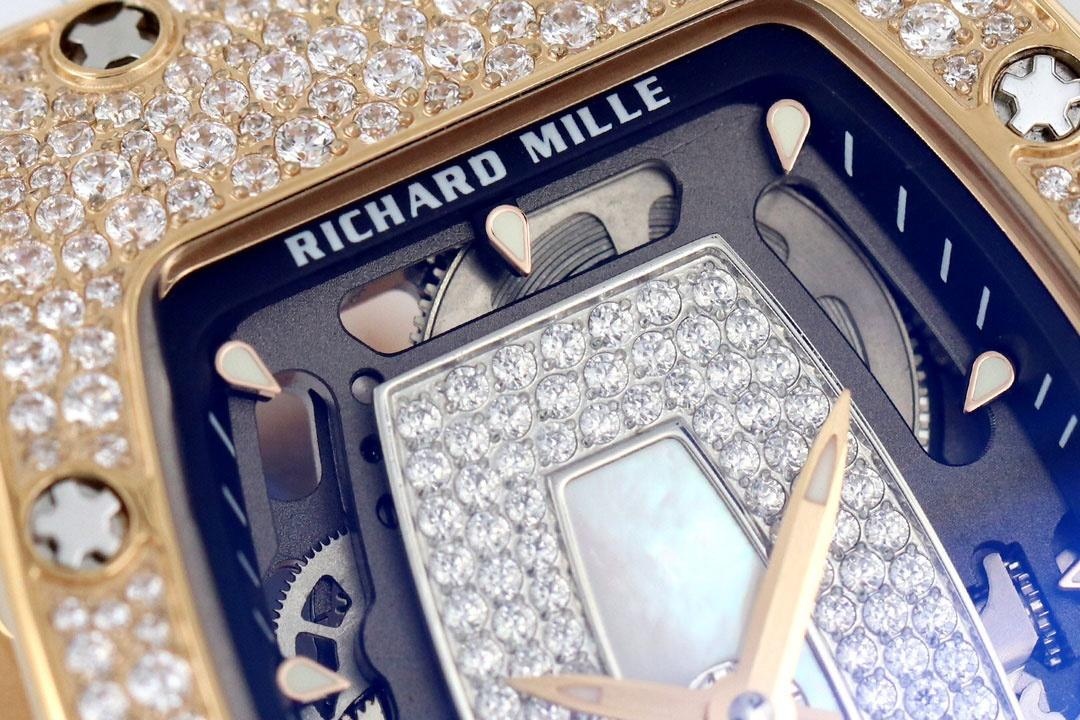 [Richard Mille RM07-1 Kırmızı Dudak - Siyah Dudak Serisi-Bilekte Açan Mekanik Gül] — 13. fotoğraf