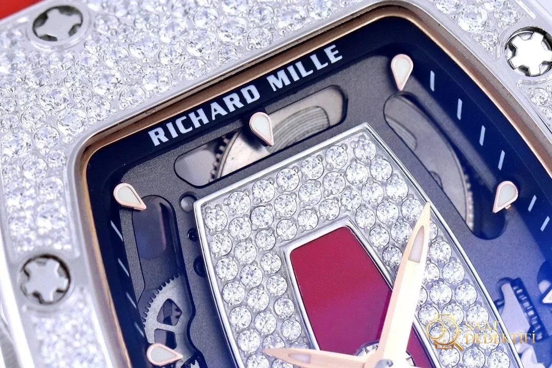 [Richard Mille RM07-1 Kırmızı Dudak - Siyah Dudak Serisi-Bilekte Açan Mekanik Gül] - Bezel İçi Rehaut Gravürü ve Hizalaması