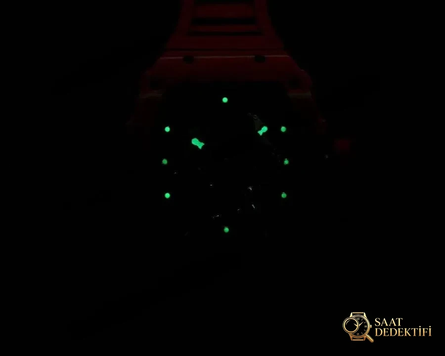 RMX Factory Richard Mille RM35-02 Karbon Fiber Kırmızı Şeytan Kol Saati - Mekanizma Zemberek ve Balans Detayı