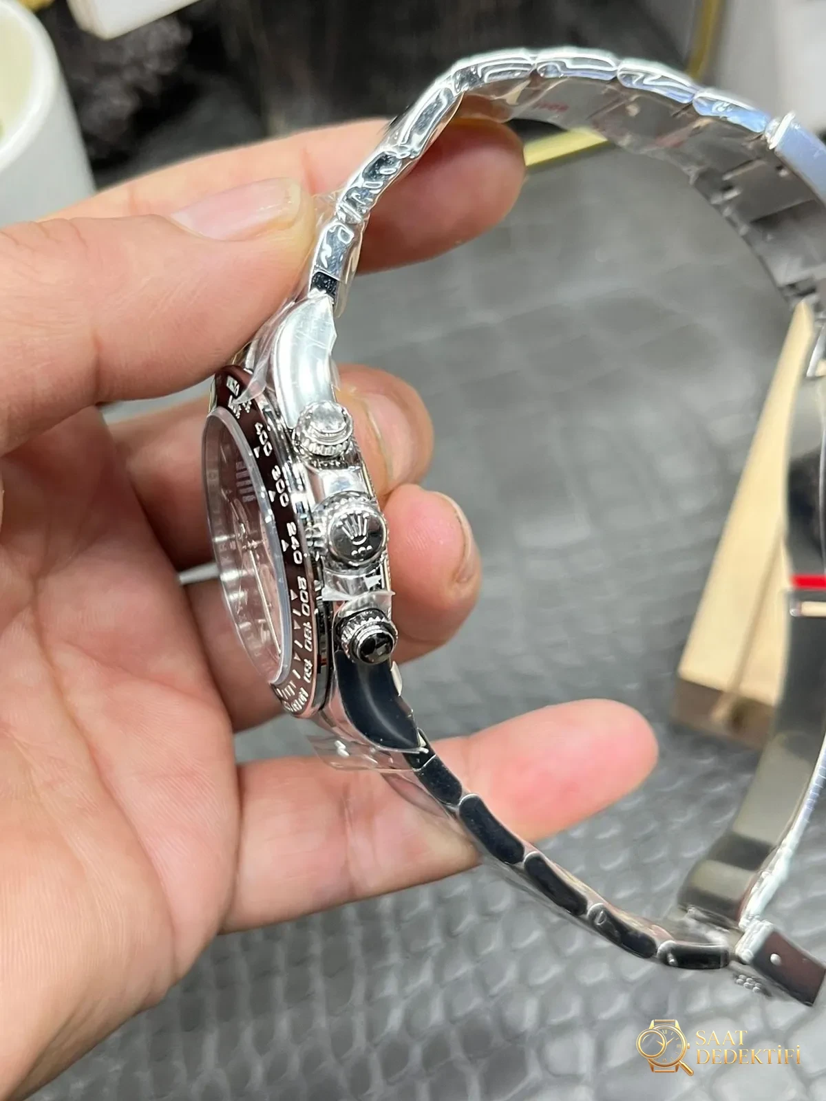 Neues Modell mit Rolex Daytona 4131-Uhrwerk: Ausführlicher Vergleich von Sauber und Original unter natürlichem Licht – Clip-Verschluss und Laserstempel