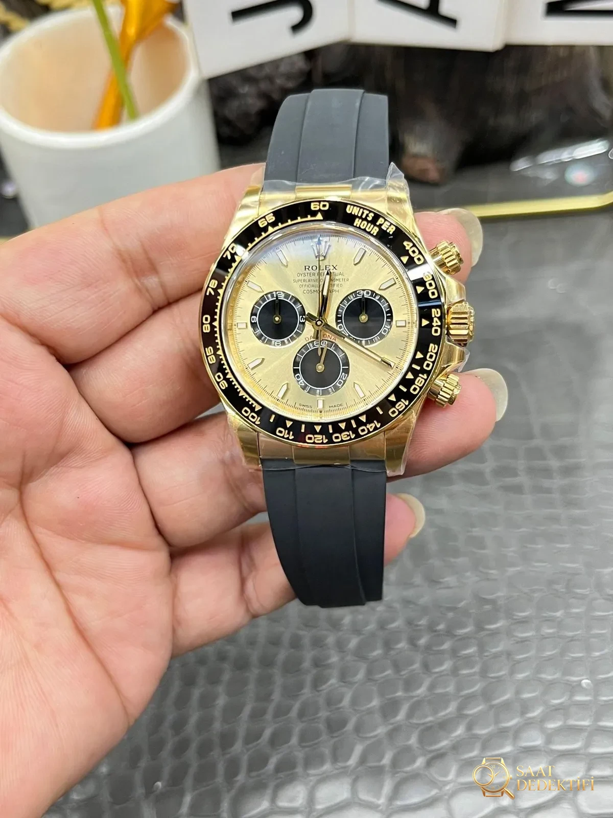 Neues Modell mit Rolex Daytona 4131-Uhrwerk: Ausführlicher Vergleich des Clean und des Originals unter natürlichem Licht – Seitenprofil und Bandverbindung