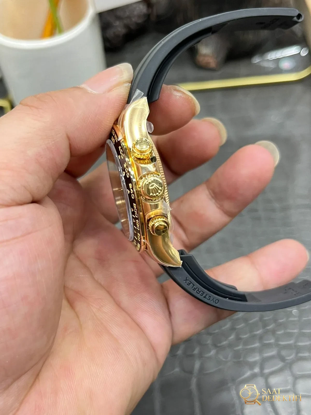 Neues Modell mit Rolex Daytona 4131-Uhrwerk: Eingehender Vergleich von Sauber und Original unter natürlichem Licht – Trennung der Armbandglieder und Stiftstruktur