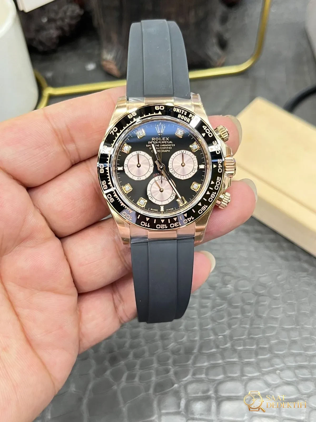 Neues Modell mit Rolex Daytona 4131-Uhrwerk: Ausführlicher Vergleich des Clean und des Originals unter natürlichem Licht – Werkradanordnung und Steinlager