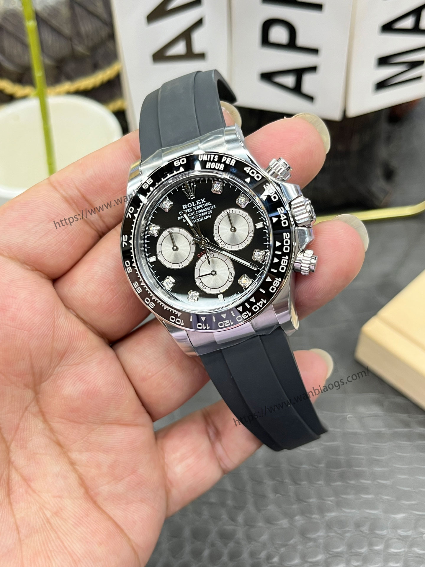 Rolex Daytona 4131 mekanizmalı yeni model: Clean ile orijinalin doğal ışık altında derinlemesine karşılaştırması — 32. fotoğraf