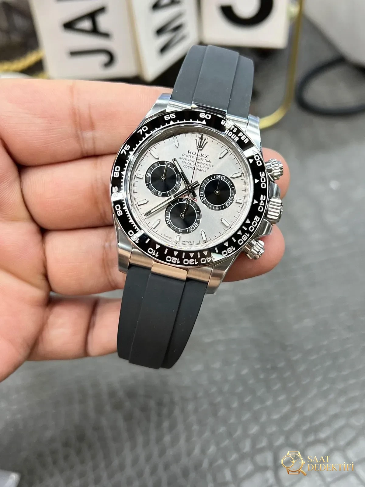 Neues Modell mit Rolex Daytona 4131-Uhrwerk: Ausführlicher Vergleich des Clean und des Originals unter natürlichem Licht – Allgemeiner Blickwinkel und Sammlungseinstellung