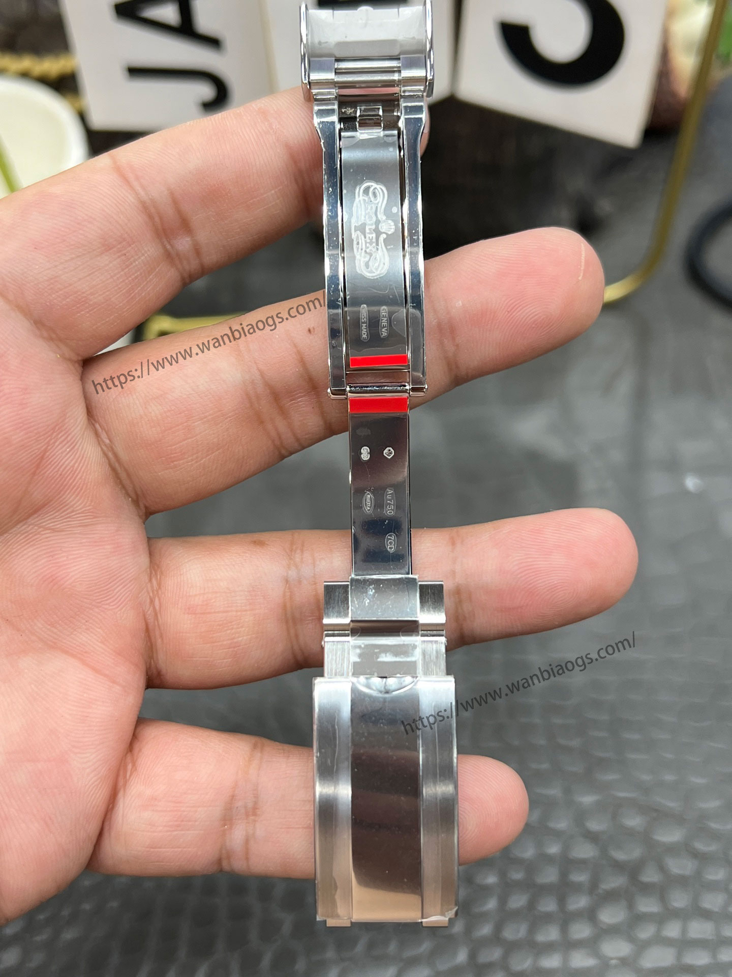 Rolex Daytona 4131 mekanizmalı yeni model: Clean ile orijinalin doğal ışık altında derinlemesine karşılaştırması — 44. fotoğraf