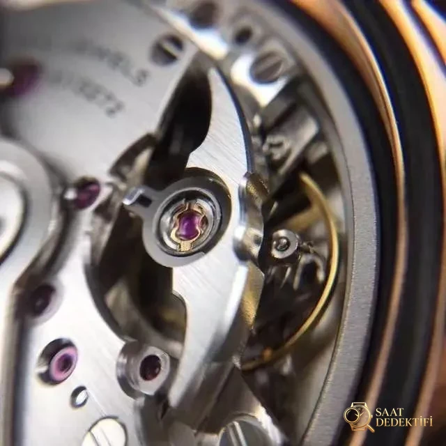Rose gold saatler: VS Factory Panerai PAM684 mı yoksa N Factory Rolex Yacht-Master mı daha iyi? - Mekanizma Zemberek ve Balans Detayı