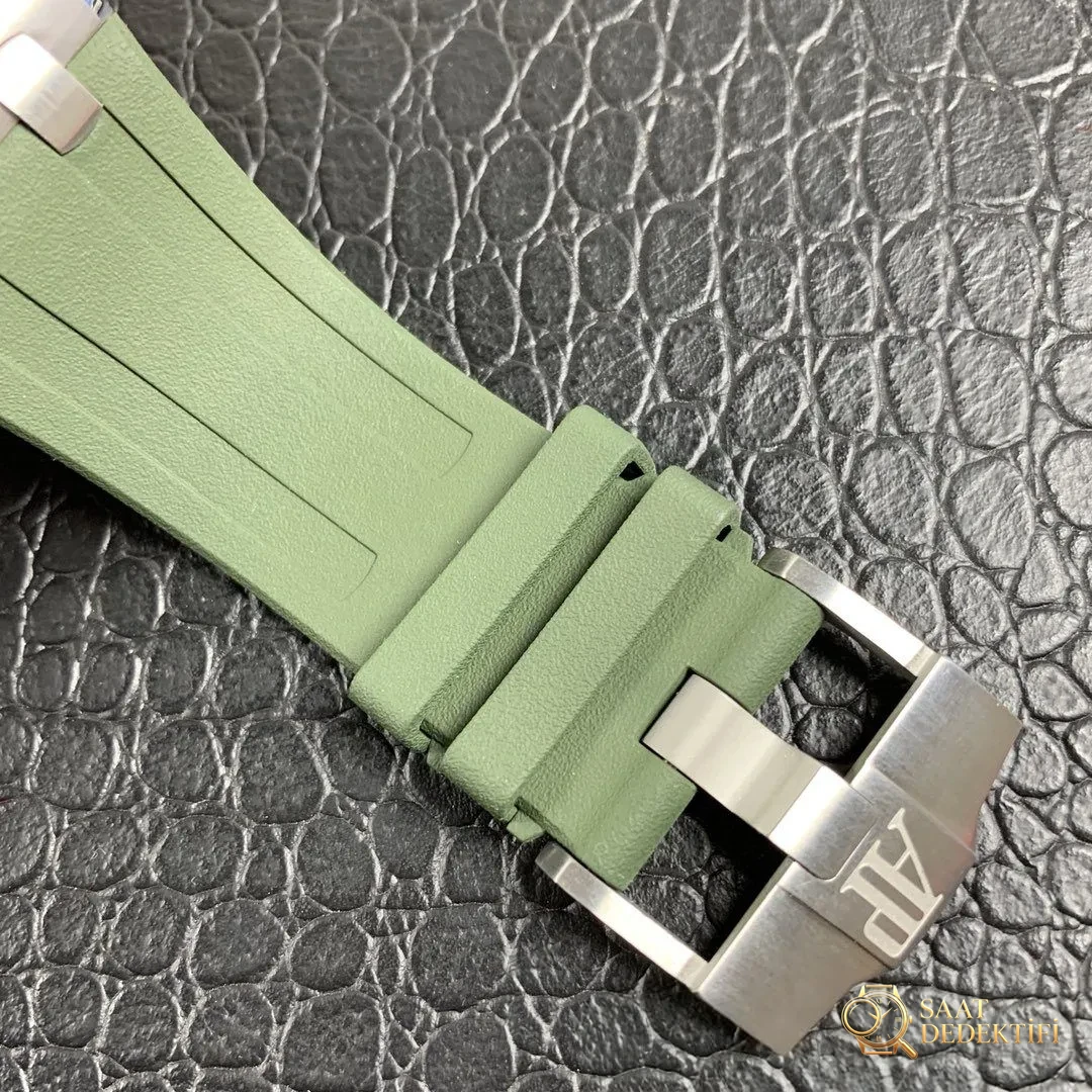 Royal Oak Offshore JF15710 Askeri Yeşil Replika Saat Gerçek Çekim İncelemesi - Fosfor ve Super-LumiNova Gece Görünümü