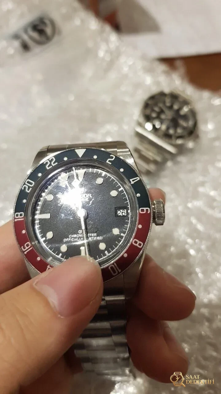 Tudor Black Bay M79830 ZF Factory İncelemesi - Ön Görünüm ve Kasa Tasarımı