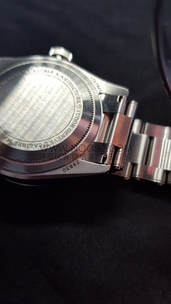 Saat dostumuzun paylaşımı: ZF Factory Tudor Black Bay kırmızı-mavi cola bezel M79830 Greenwich GMT Basel World 2018 replika saat - orijinal karşılaştırmalı incelemesi — 26. fotoğraf