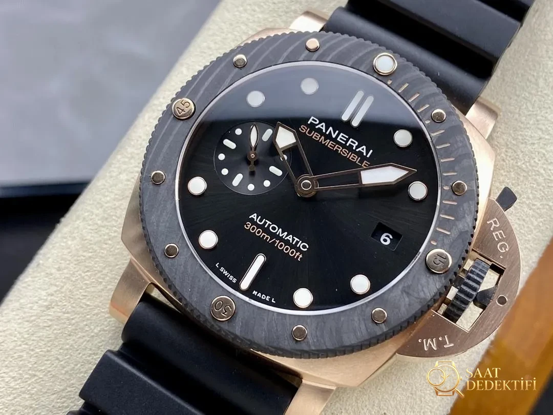 SBF (VS Factory) Panerai 1070 roze altın ve karbon fiber ilk bakışta sahte durur mu? - Arka Kapak ve Mekanizma Detayı