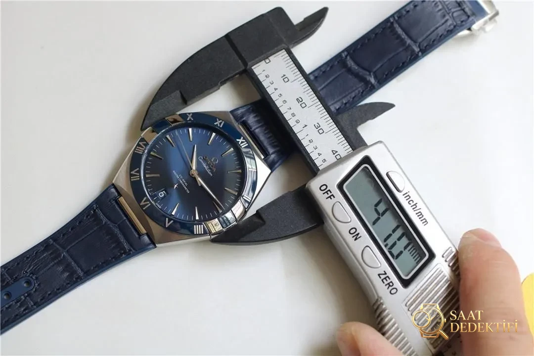 SBF yani VS Factory Omega Constellation 41 mm işçiliğiyle bir sürü küçük fabrikayı fersah geride bırakıyor - Bezel İçi Rehaut Gravürü ve Hizalaması