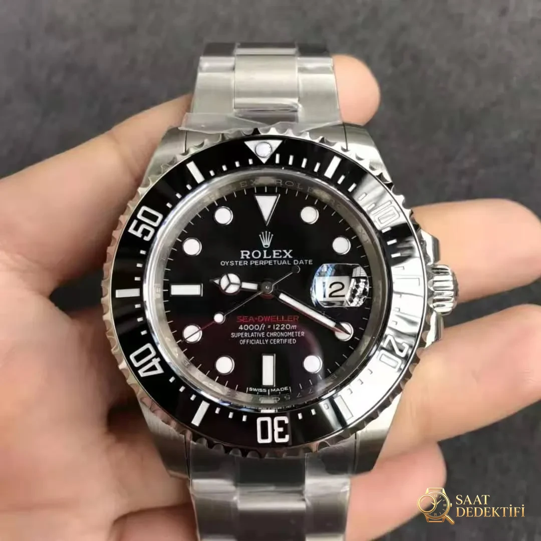 Sea Dweller 126600 Single Red Noob vs Arf Karşılaştırması - Ön Görünüm ve Kasa Tasarımı