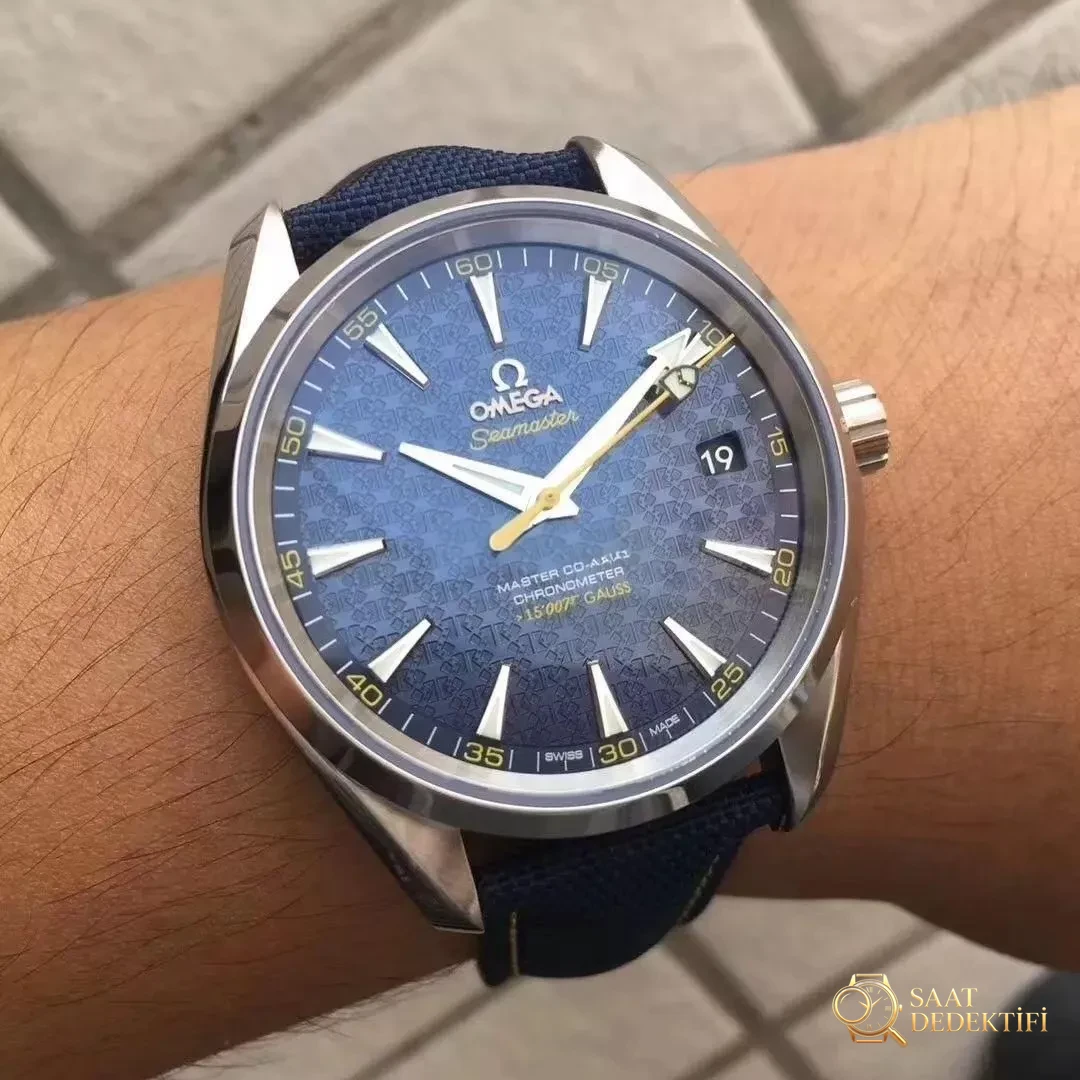 Seamaster 007 Ozel Surum Replika Saat vs Factory Omega Seamaster James ... - Ön Görünüm ve Kasa Tasarımı