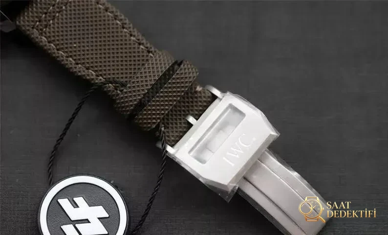 Seramik Versiyon ZF Factory IWC Pilot Kronograf TOPGUN Serisi Replika Saat İncelemesi - Kordon Dokusu ve Dikiş Detayları
