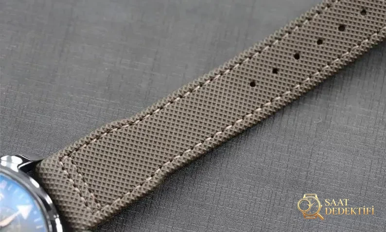Seramik Versiyon ZF Factory IWC Pilot Kronograf TOPGUN Serisi Replika Saat İncelemesi - Arka Kapak Gravür ve Seri Numarası