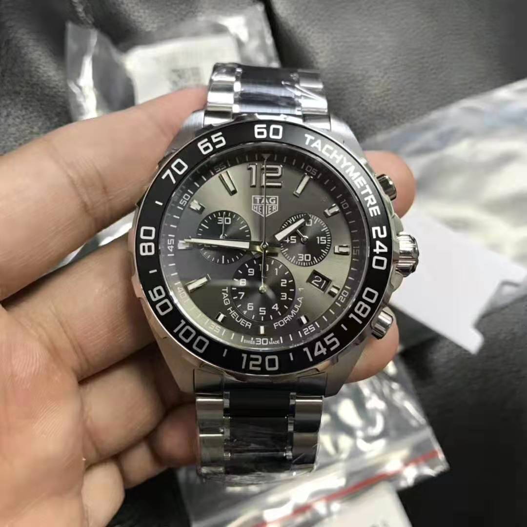 Replika Tag Heuer Formula 1 Quartz Kronograf Gümüş Gri