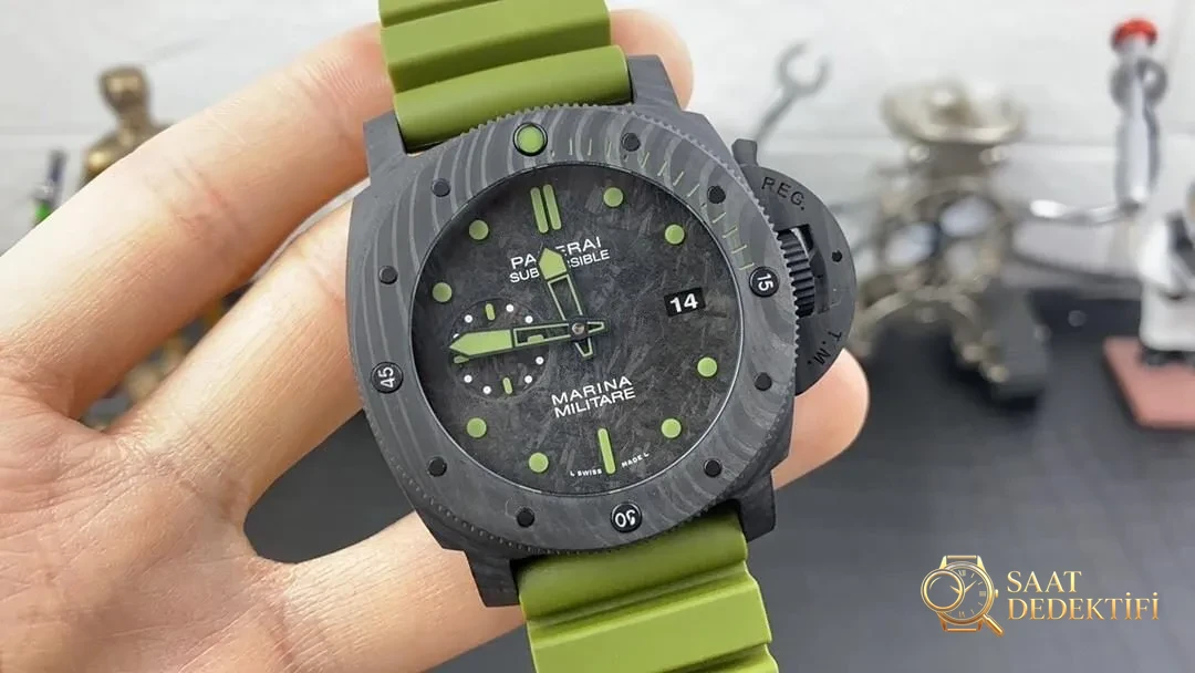 Şu yeşilden biraz bahsedelim: VS Panerai 961 replika saat incelemesi - Arka Kapak ve Mekanizma Detayı