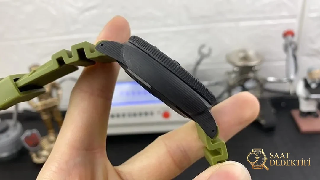 Şu yeşilden biraz bahsedelim: VS Panerai 961 replika saat incelemesi - Klips Kilidi ve Lazer Damgalar