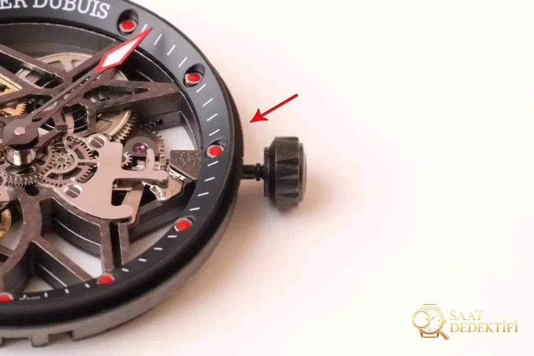 “Süper sporcuların” standardı: BBR Factory Roger Dubuis Excalibur serisi tourbillon 505SQ mekanizmalı iskelet mekanik replika saat incelemesi - Arka Kapak ve Mekanizma Detayı