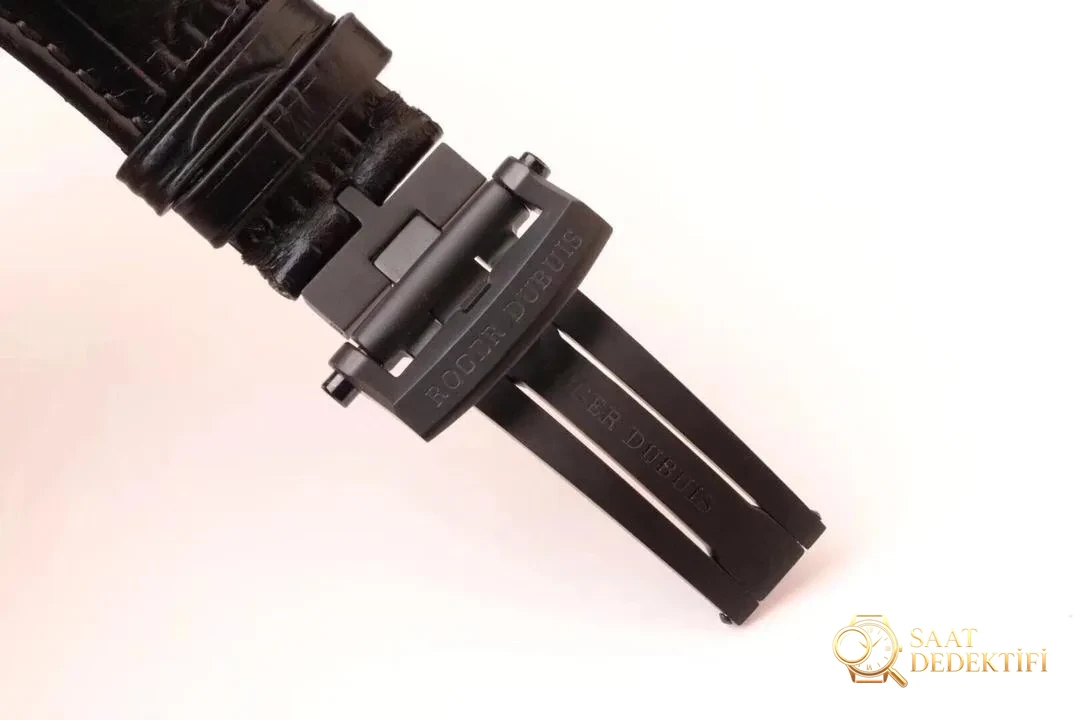 “Süper sporcuların” standardı: BBR Factory Roger Dubuis Excalibur serisi tourbillon 505SQ mekanizmalı iskelet mekanik replika saat incelemesi - Bilekte Duruş ve Kasa Orantısı