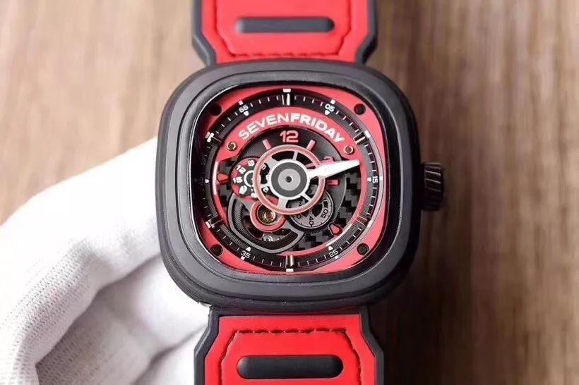 SV Factory SEVENFRIDAY (Seven Friday) P3B/06 Kırmızı Kadran Replika Versiyonun Orijinaliyle Karşılaştırmalı İncelemesi — 13. fotoğraf