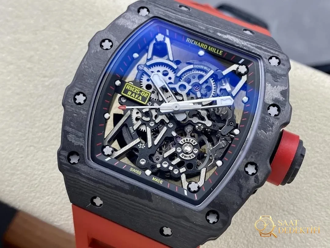 T+ Fabrikası Richard Mille RM35-02: Bu kalite ZF gibi büyük fabrikaları rahatça geçer (balans çarkı hareketli) - Arka Kapak ve Mekanizma Detayı