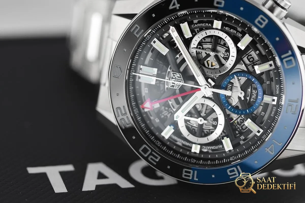 Tag Heuer Carrera Kalibre Heuer 02 GMT 45mm saat