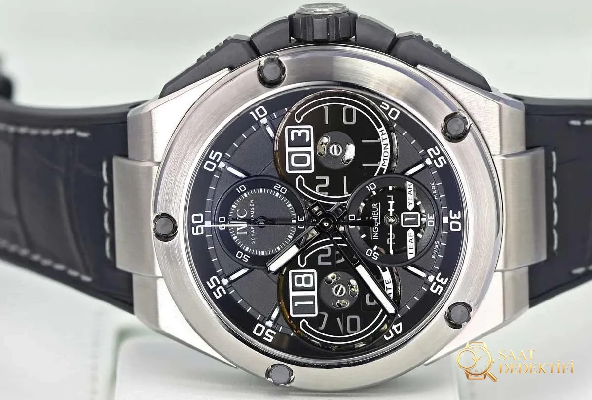 IWC Ingenieur Perpetual Takvim Digital Date Month