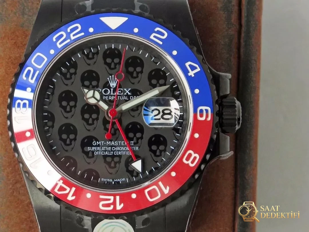 TBLACK Rolex GMT-Master Siyah Kaplama REVENGE Özel Üretim Milgauss Revenge Serisi Replika Saat - Genel Açı ve Estetik Duruş