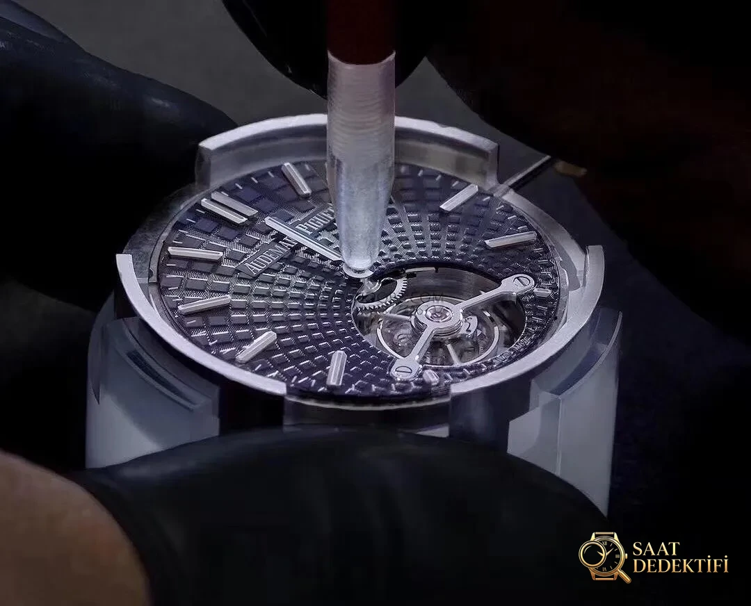 Teknik bölüm: 2019 R8 Factory yeni Audemars Piguet Royal Oak Black Warrior tourbillon ultra ince replika saat almaya değer mi? - Toka İçi Mikro Ayar Mekanizması