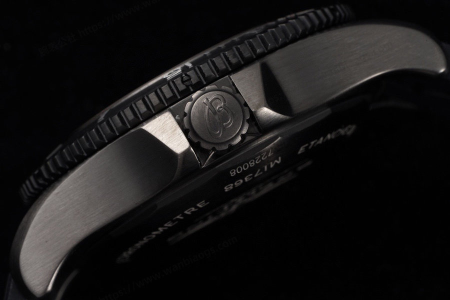 TF Factory Breitling Superocean serisi M17368B71B1S1 saatin incelemesi — 8. fotoğraf