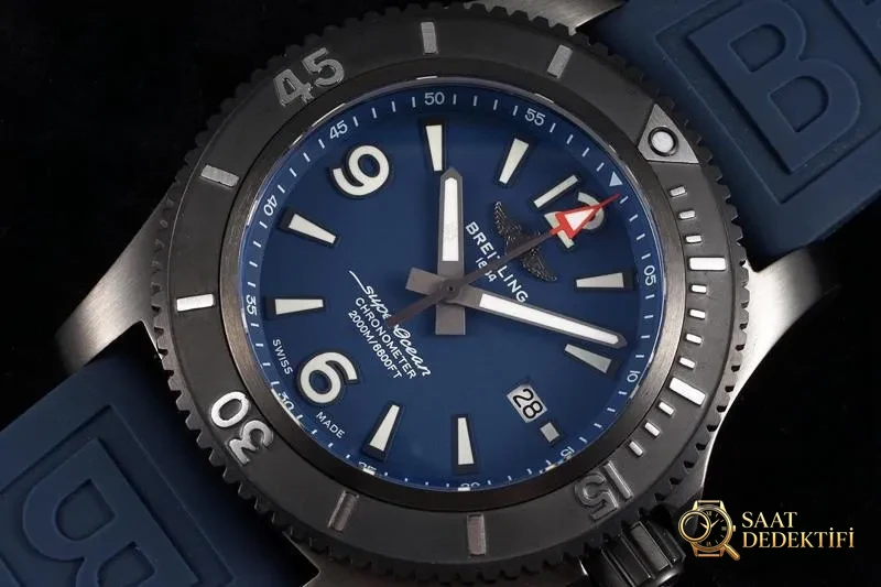 TF Factory Breitling Superocean Serisi M17368D71C1S2 Saat İncelemesi - Arka Kapak ve Mekanizma Detayı