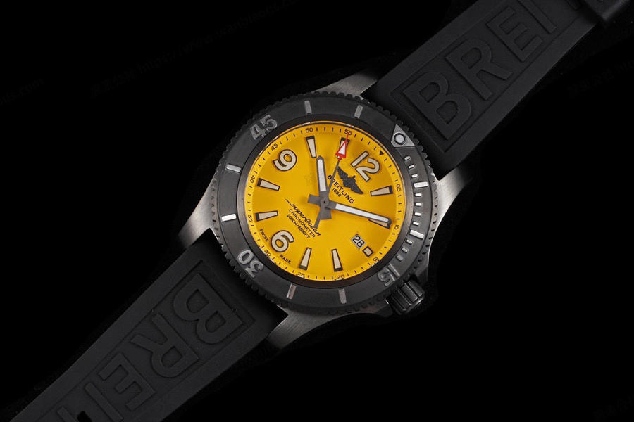 TF Factory Breitling Superocean Serisi M17368D71I1S2 Saat İncelemesi — 3. fotoğraf