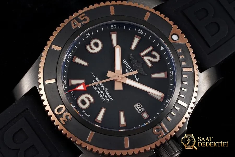 TF Factory Breitling Superocean Serisi U17368221B1S1 Saat İncelemesi - Arka Kapak ve Mekanizma Detayı
