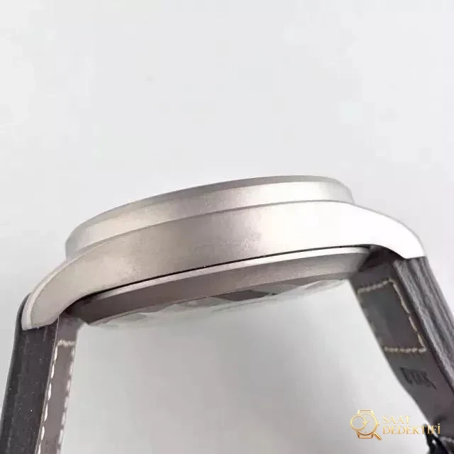 Titanyum Kasalı ZF Factory IWC Pilot Serisi IW501004 Titanyum Big Pilot Gerçek-Replika Karşılaştırma İncelemesi - Kadran İbreleri ve Saniye Akışı