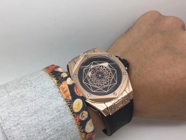 Replika Hublot Sang Bleu Kol Üstü Çekim