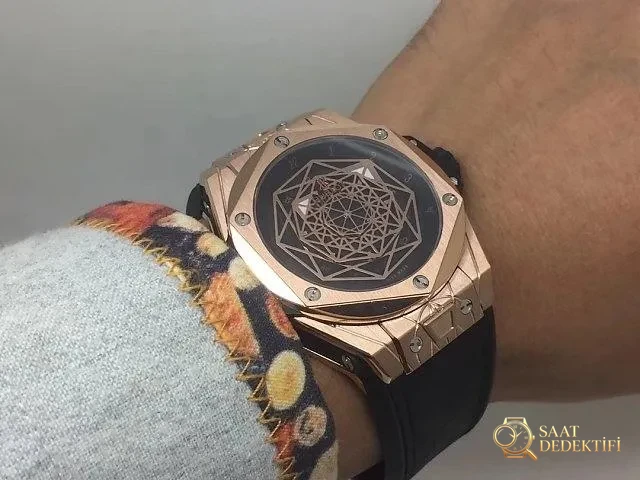 Hublot Big Bang Sang Bleu Kol Üstü Çekim