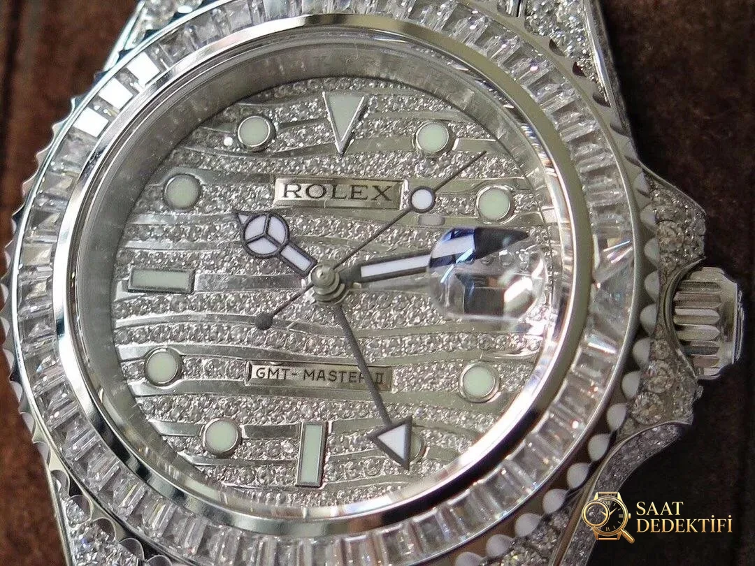 TW Factory Rolex yıldız gökyüzü elmas kaplı özel versiyon replika saat incelemesi - Arka Kapak ve Mekanizma Detayı