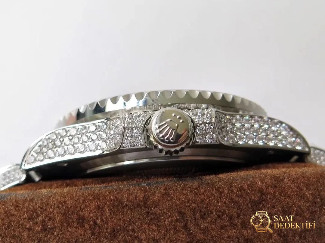 TW Factory Rolex yıldız gökyüzü elmas kaplı özel versiyon replika saat incelemesi - Bilekte Duruş ve Kasa Orantısı