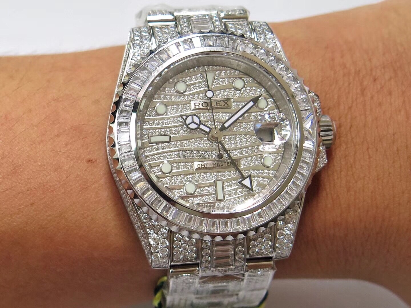 TW Factory Rolex yıldız gökyüzü elmas kaplı özel versiyon replika saat incelemesi — 12. fotoğraf