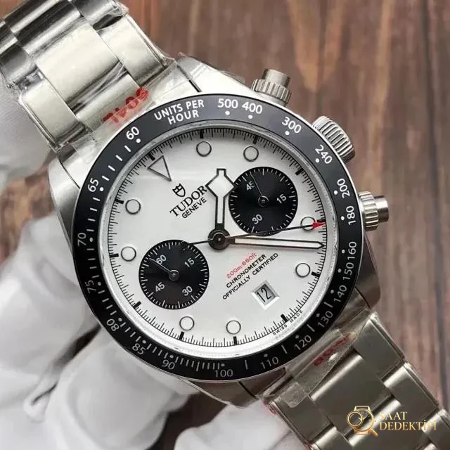 TW Factory Tudor Black Bay 79360 Panda Kadranlı Kronograf Replika Saat - Kadran Detayı ve Bezel İşçiliği
