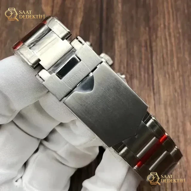 TW Factory Tudor Black Bay 79360 Panda Kadranlı Kronograf Replika Saat - Makro Kadran ve İndeks İşçiliği