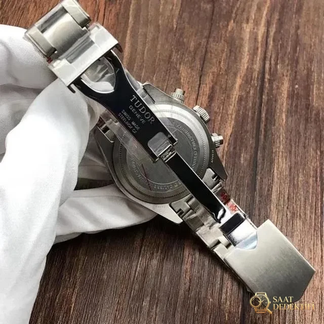 TW Factory Tudor Black Bay 79360 Panda Kadranlı Kronograf Replika Saat - Fosfor ve Super-LumiNova Gece Görünümü