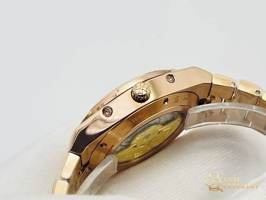 TWS Factory Vacheron Constantin Overseas serisi 4300V/120G-B102 sonsuz takvimli çok fonksiyonlu kol saati incelemesi - Safir Kristal Cam Eğimi ve Yansıması