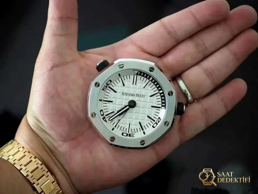 TZ Audemars Piguet Royal Oak serisi masa saati ayarlama yöntemi nasıl? - Kadran Detayı ve Bezel İşçiliği