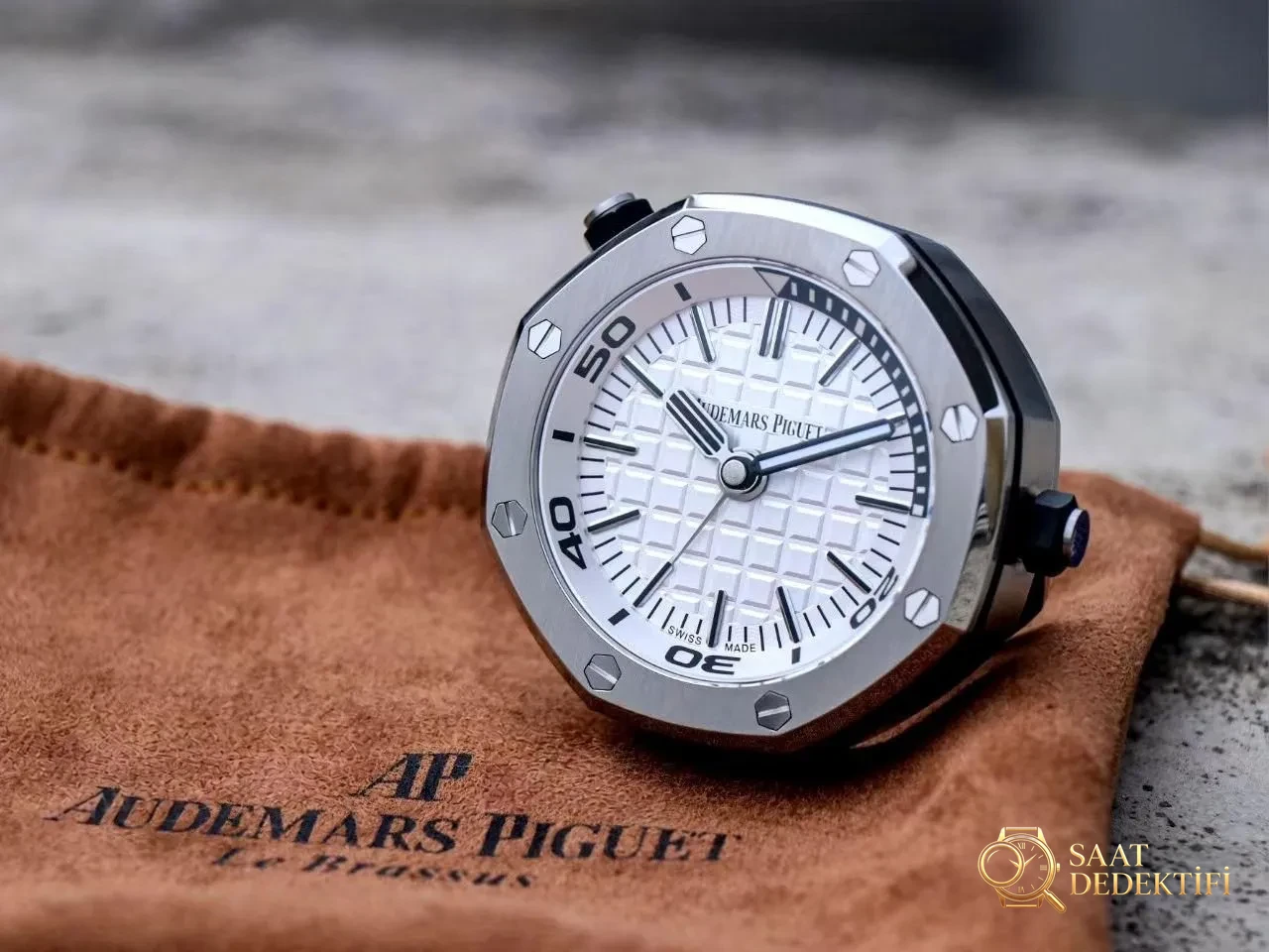 TZ Audemars Piguet Royal Oak serisi masa saati ayarlama yöntemi nasıl? - Makro Kadran ve İndeks İşçiliği