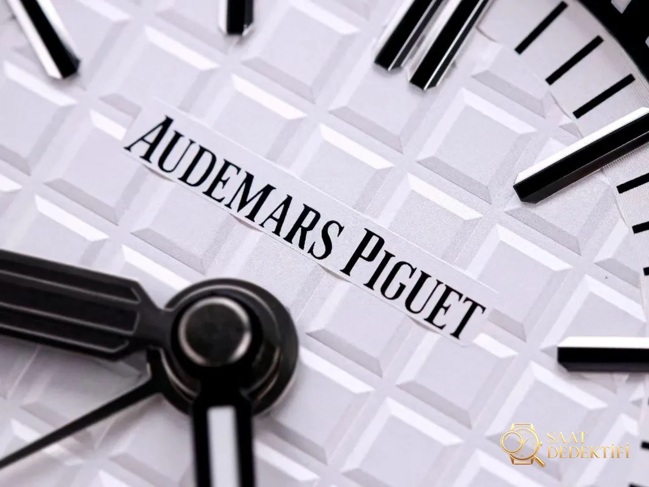 TZ Audemars Piguet Royal Oak serisi masa saati ayarlama yöntemi nasıl? - Bilekte Duruş ve Kasa Orantısı