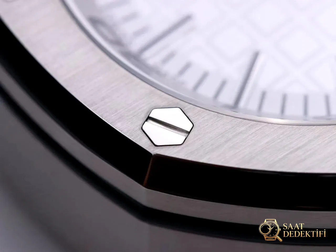 TZ Audemars Piguet Royal Oak serisi masa saati ayarlama yöntemi nasıl? - Mekanizma Zemberek ve Balans Detayı