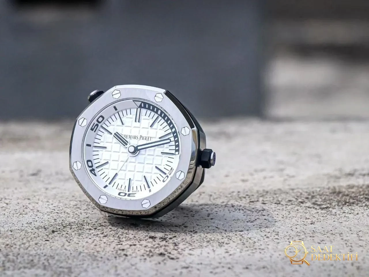 TZ Audemars Piguet Royal Oak serisi masa saati ayarlama yöntemi nasıl? - Toka İçi Mikro Ayar Mekanizması